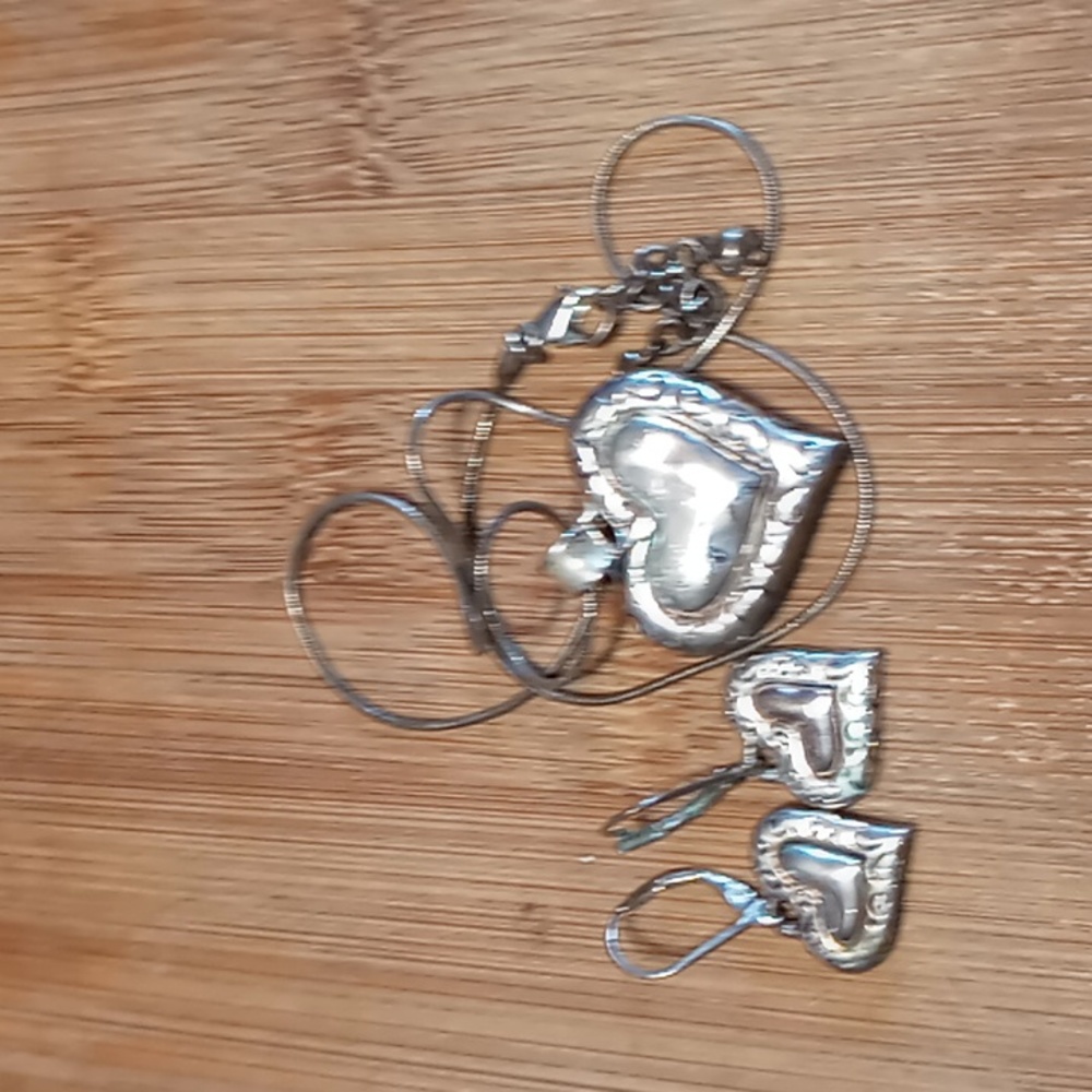Necklace and earrings set
